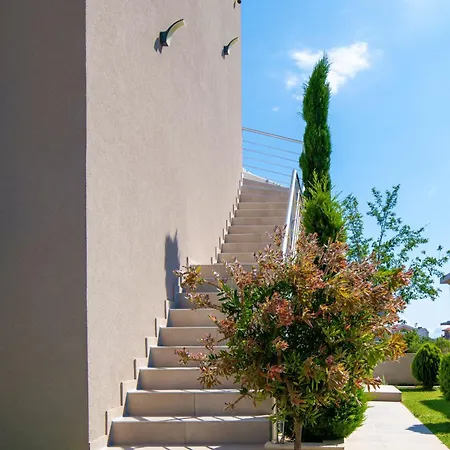 Sithonia Luxury 2 Beds Studio, Semi-ground Floor, No Balcony Apartamento *
