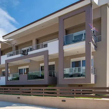 Sithonia Luxury 2 Beds Studio, Semi-ground Floor, No Balcony Appartamento